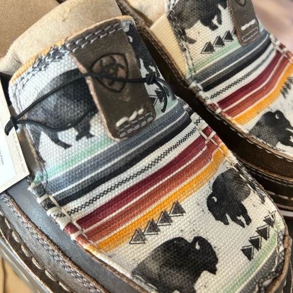 ARIAT WOMEN'S BUFFALO PRINT CASUAL VAMP CRUISER SHOES - MOC TOE - Picture 4 of 10
